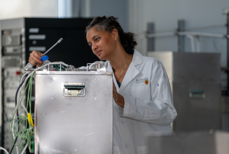 woman working in a lab.